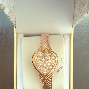 Super cute! Flip heart watch.